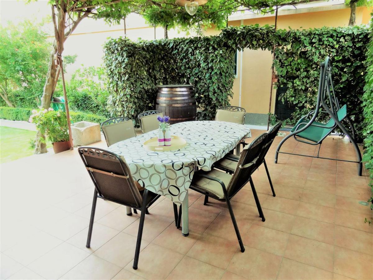 Apartment Bezic Kastela Bagian luar foto