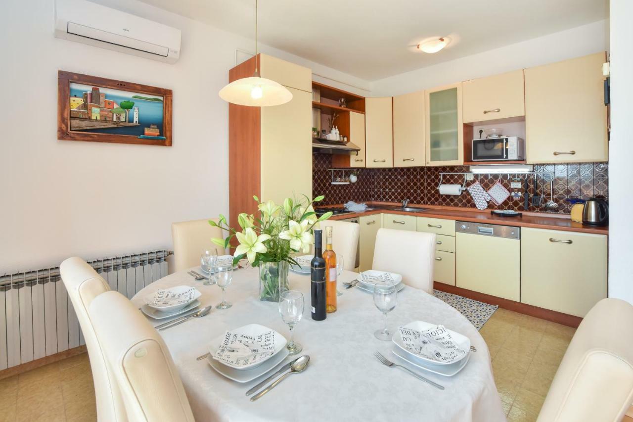 Apartment Bezic Kastela Bagian luar foto
